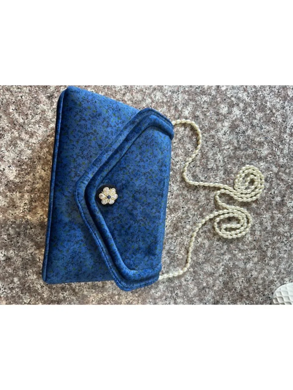 Vintage-Style Blue Floral Handbag With Pearl Strap & Embellished Flower Clasp -